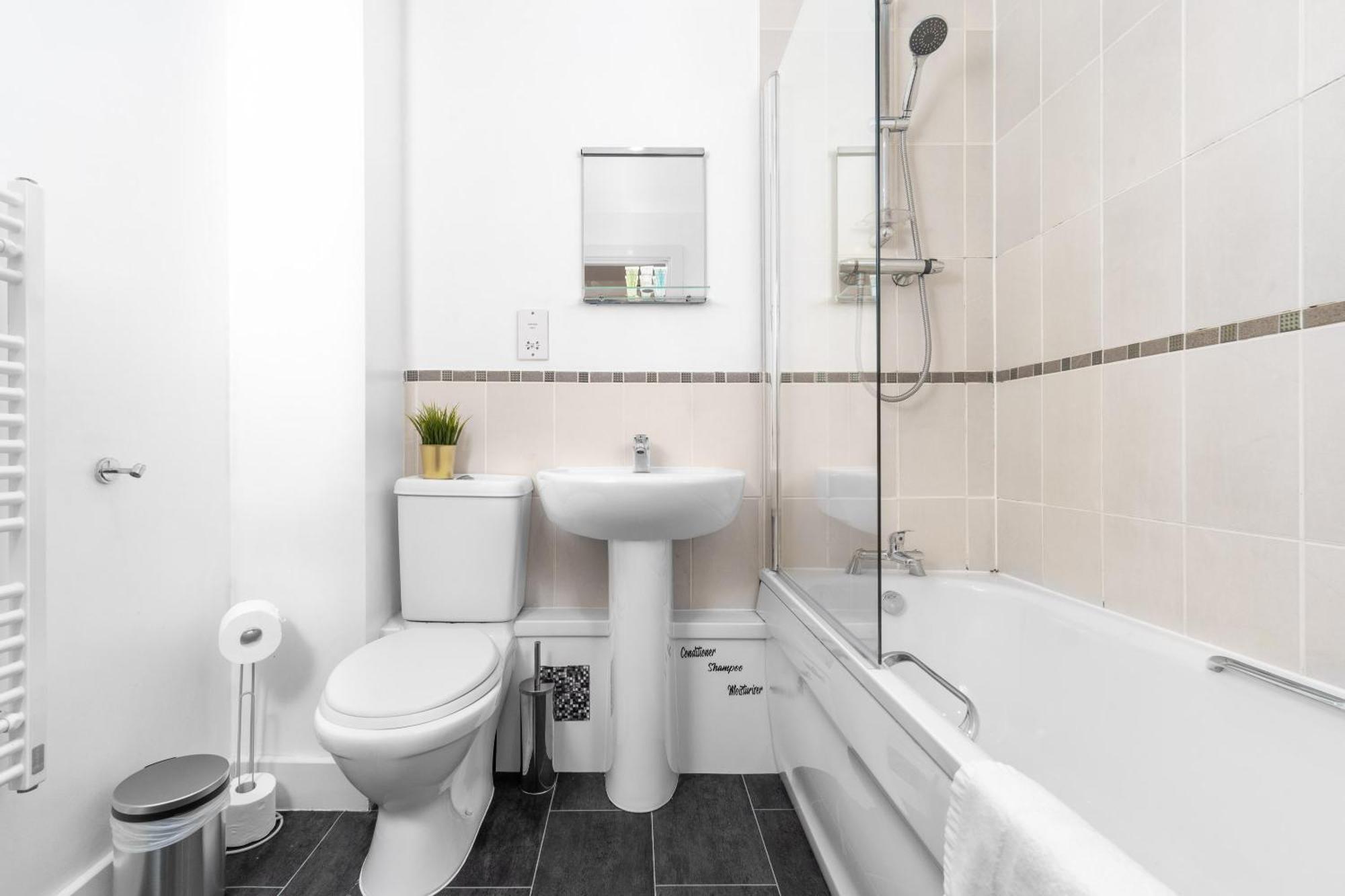 Centre - Juliette Balcony - Fast Wifi 19a Apartment Birmingham